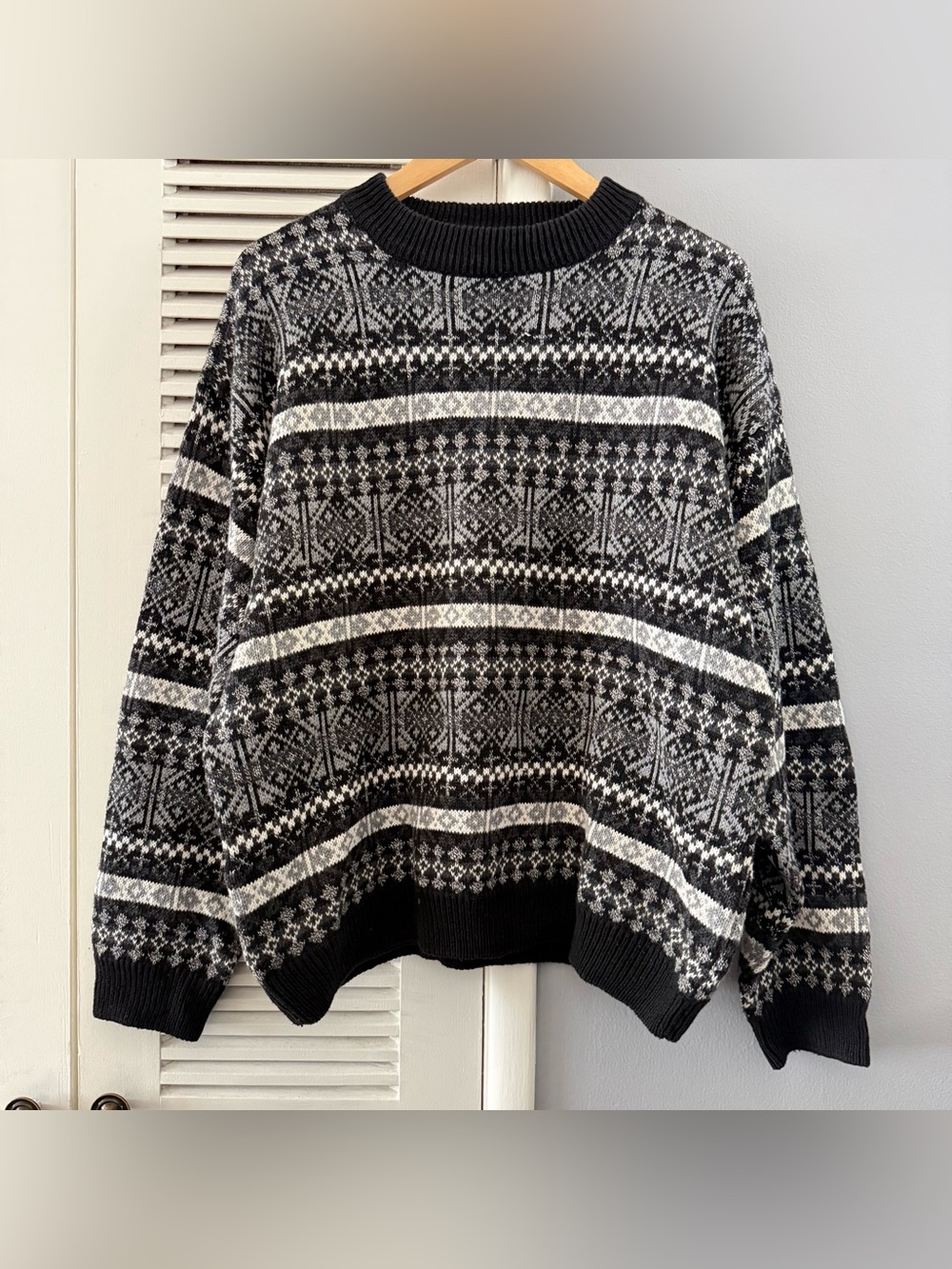 Vintage 90’s STUDIO Geometric Knit Sweater Black Grey Sz Large